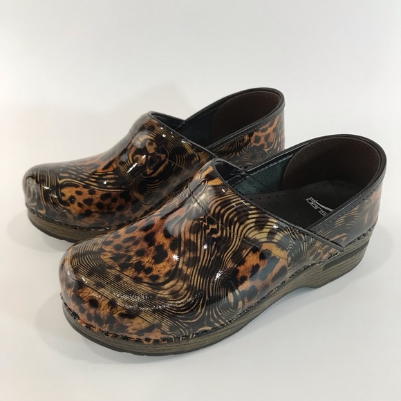 dansko leopard print shoes